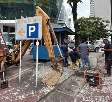 Major water supply disruption in Kota Kinabalu due to burst main pipe near Suria Sabah