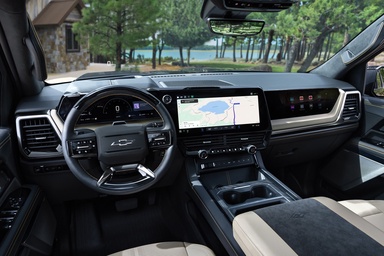 GM Finally Gave Up the Fight Against CarPlay and Android Auto: TDS