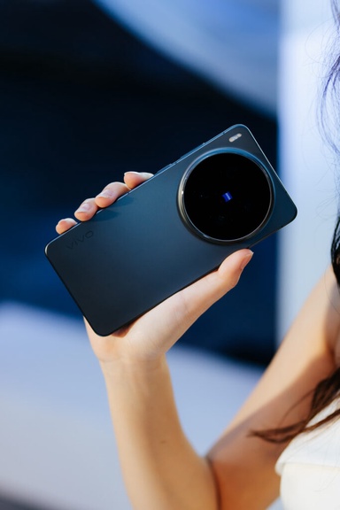 The vivo X300 Series Has A Clip-On Lens Attachment That Changes What A Phone Camera Can Do