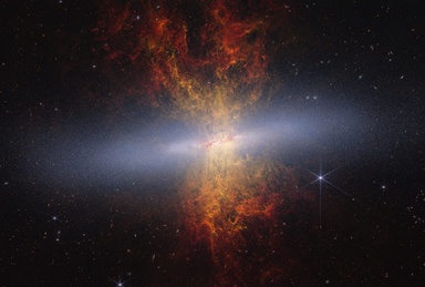 In a New 223-Megapixel Image, NASA Captures 16.5 Million Stars of the Cigar Galaxy