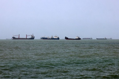 Kapal daftar di Arab Saudi diserang di Selat Hormuz