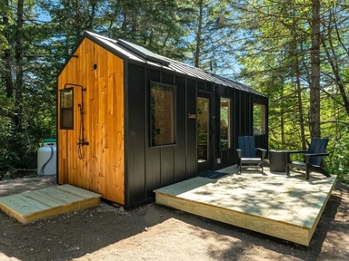 The Luna Nook Is a 301-Square-Foot Tiny Home That Somehow Fits a Freestanding Bathtub