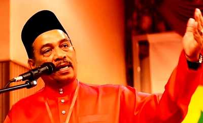 Image from: Zahid of UMNO Axed 3 Heads on a Day When Comedian Trevor Noah Announced His Exit from 'The Daily Show'