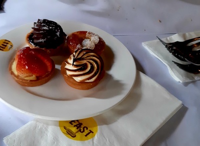 Image from: Break in at VCR Bangsar drove our breakfast club to Yeast the French Bistronomy for Eggs Florentine