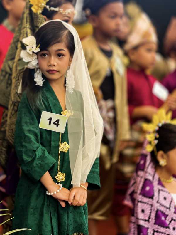 Image from: A rare, beautiful sight can be seen from Langkawi kids believing a glance of Mahsuri