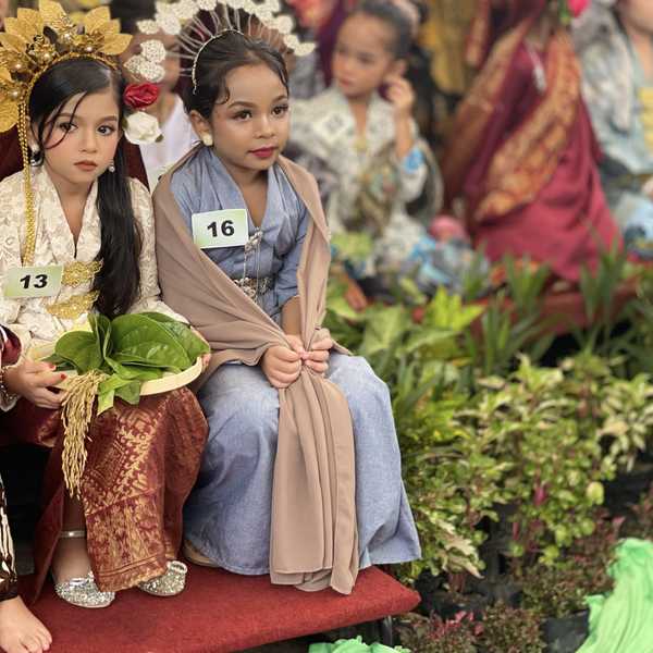 Image from: A rare, beautiful sight can be seen from Langkawi kids believing a glance of Mahsuri