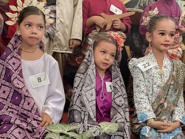 Image from: A rare, beautiful sight can be seen from Langkawi kids believing a glance of Mahsuri