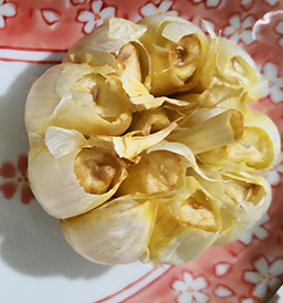 Image from: Healthy Roasted Garlic Recipe, Fast Simple Airfryer Method #TheGoodStuff