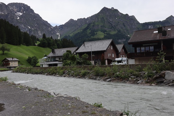 Image from: 5 fakta menarik negara Switzerland #TheGoodStuff