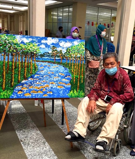 Image from: OKU Artist Awarded By Alor Setar Hospital For Resilience On Disability Day