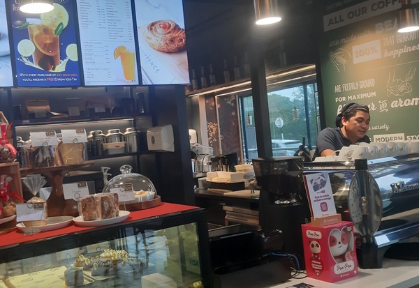 Image from: Trying out Delifrance at its Publika flagship with owner Mimi and Chef Jo of Masterchef Malaysia #TheGoodStuff