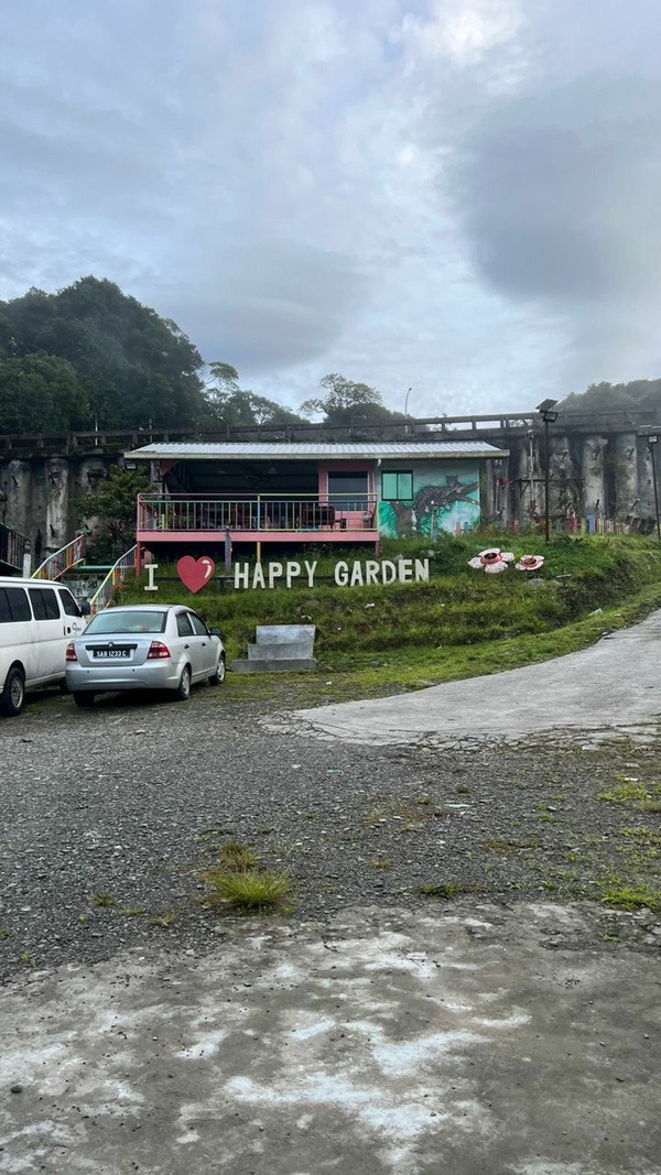 Image from: Flex your muscles before Gunung Kinabalu hike in Happy Garden #TheGoodStuff