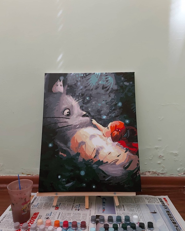 Image from: #麦走鸡 淘宝让我实现画家梦想?!宫崎骏龙猫数字油画初体验