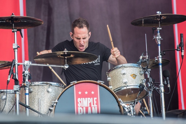 Image from: 5 Fun Facts You Probably Didn't Know About Simple Plan