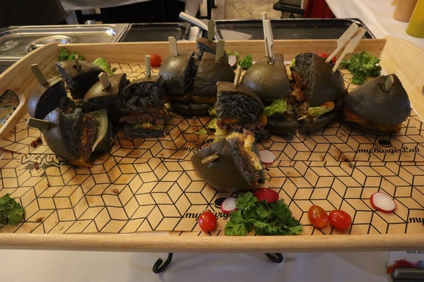 Image from: Berbaloi ke iftar di Funtasia, Bangi Resort Hotel? #RAYA2023