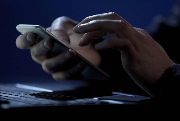 Image from: Watching videos on Facebook no longer safe? Woman's bank account hacked, lost RM4,385 in total! #Scam