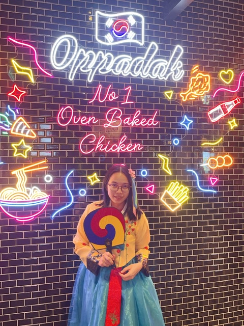 Image from: 韩国No. 1烤鸡店 #Oppadak #招牌巨无霸拼盘 #麦走鸡