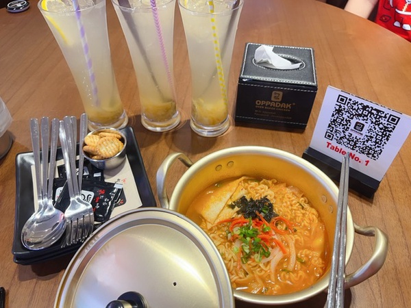 Image from: 韩国No. 1烤鸡店 #Oppadak #招牌巨无霸拼盘 #麦走鸡