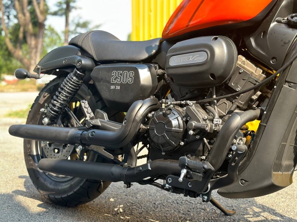 Image from: Unveiling the Masterpiece: Inside the Customization of a QJMotor SRV250 by Nuts Wheels 