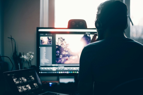 Image from: Top 10 skills to make money online every student must know