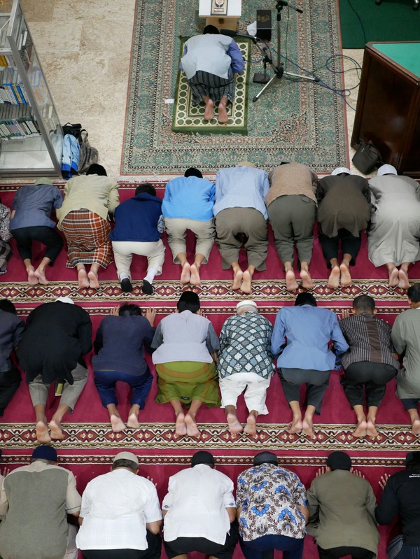 Image from: Celebrating Hari Raya in Malaysia: A Blend of Culture, Tradition, and Festivities