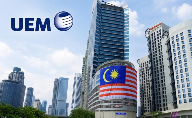 Image from: Jalur Gemilang gergasi berkibar di Mercu UEM sempena Hari Kebangsaan, Hari Malaysia