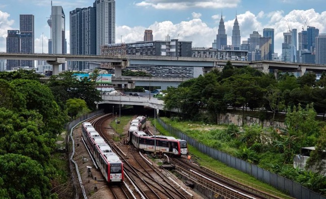 Image from: Tren tergelincir di Chan Sow Lin: Rapid KL aktifkan operasi alternatif, bas pengantara percuma kepada penumpang