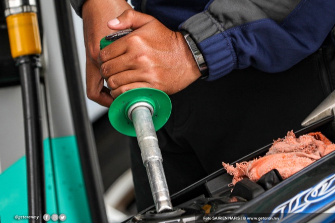RON97 Turun 20 Sen, RON95 Tanpa Subsidi Turun 15 Sen