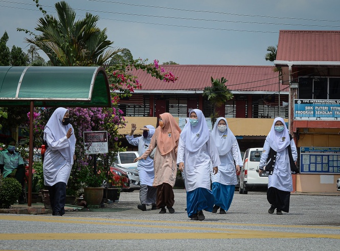 Jerebu: Sekolah Di 3 Negeri Beroperasi Seperti Biasa Esok, Aktiviti Luar Masih Digantung