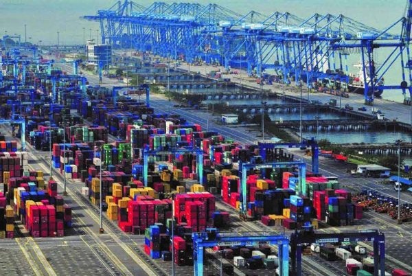 Tekanan Industri, Ekonomi Semakin Meruncing, Konflik Global Ancam Sektor Pengeluaran