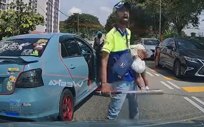 Pemandu Didakwa Gagal Beri Isyarat, Cermin Sisi Kereta Dipecah Lelaki Mengamuk