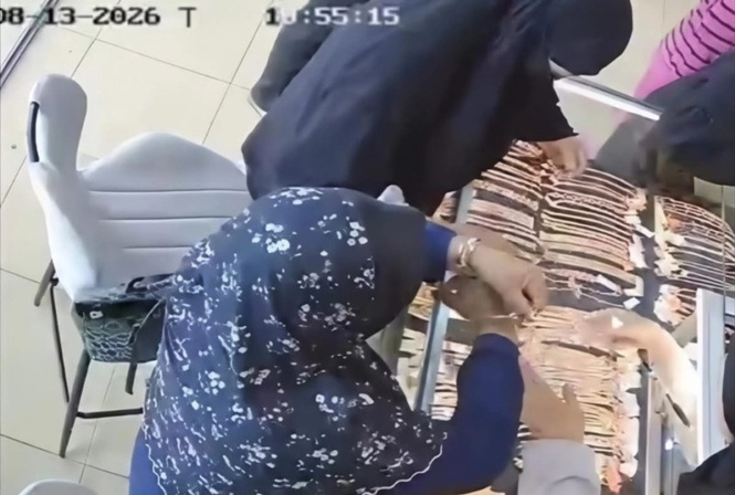 Polis Buru 2 Wanita Disyaki Curi 2 Gelang Emas Bernilai RM16,000