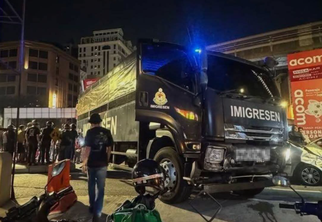 Pemandu ‘Black Maria’ Imigresen Terbabit Kemalangan Maut Digantung Tugas