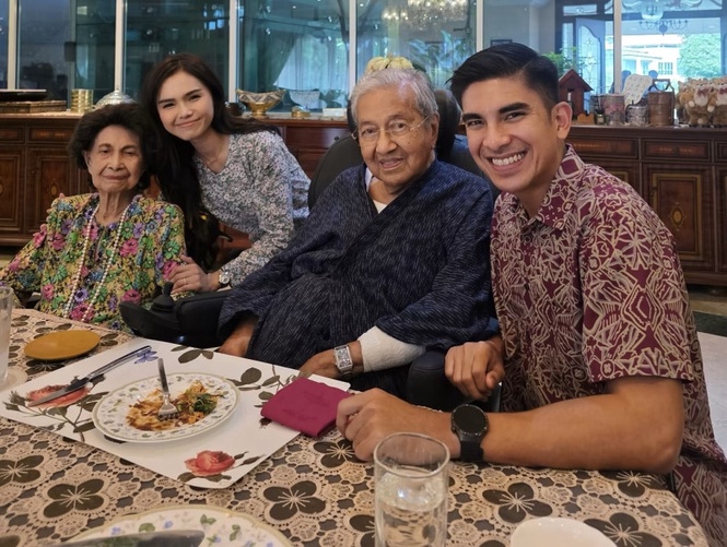 Pemergian Tun Dr Siti Hasmah Beri Kesan Mendalam, ‘Hati Saya Hancur’ - Syed Saddiq