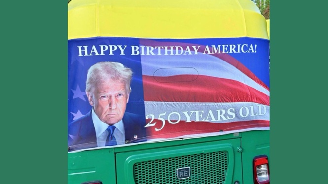 庆祝美国250岁生日 特朗普肖像登新德里三轮车满街跑