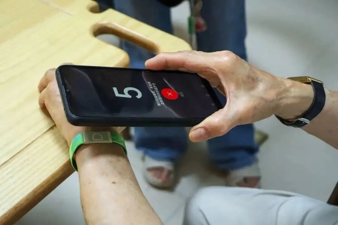 “死了么”APP 正式更名为“在么在么”