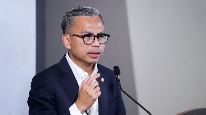 AI生成国旗恐出错 法米促国庆月谨慎使用