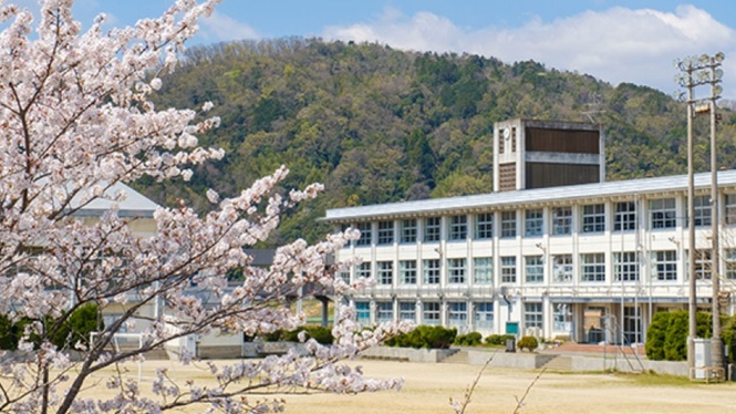 日本要求各地学校拟策 防止恐龙家长骚扰教师