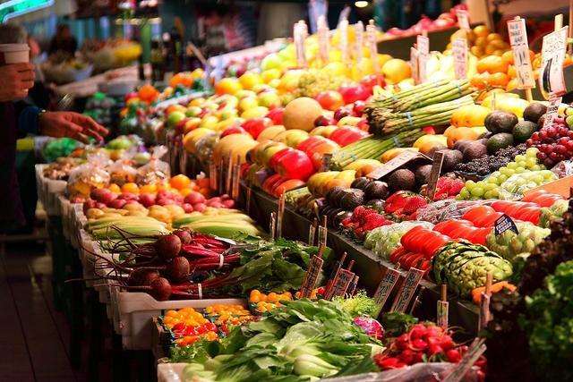 英政府吁众储存粮食等物资 应对国家紧急状况