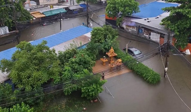 曼谷持续降雨 5航空公司推航班改期措施