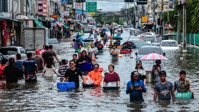 泰国洪灾扩至25府 逾17万户受灾8人亡