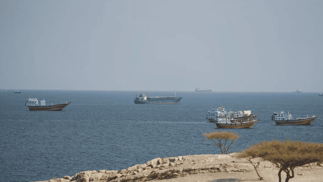 伊拉克通过霍峡 运送200万桶原油