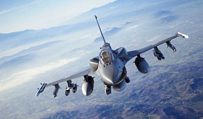 延宕多月后 首批两架F-16V战机抵台