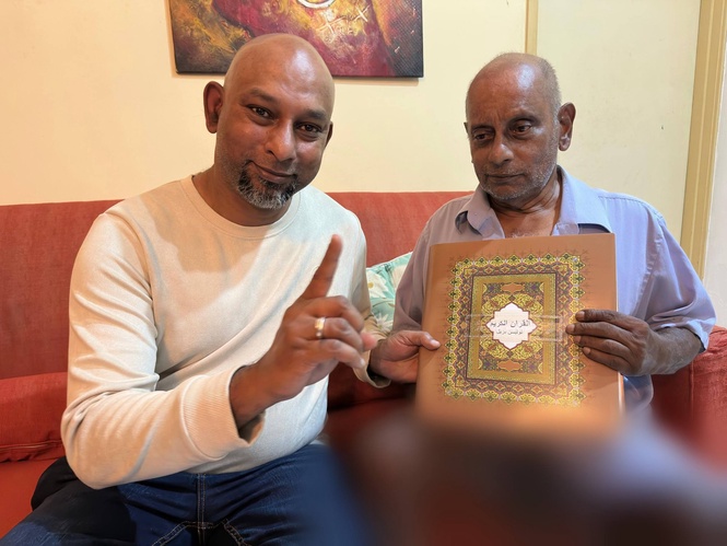 Image from: “Solat Pertama Saya..” – Baru Peluk Islam, OKU Penglihatan Sebak Terima Al-Quran Braille