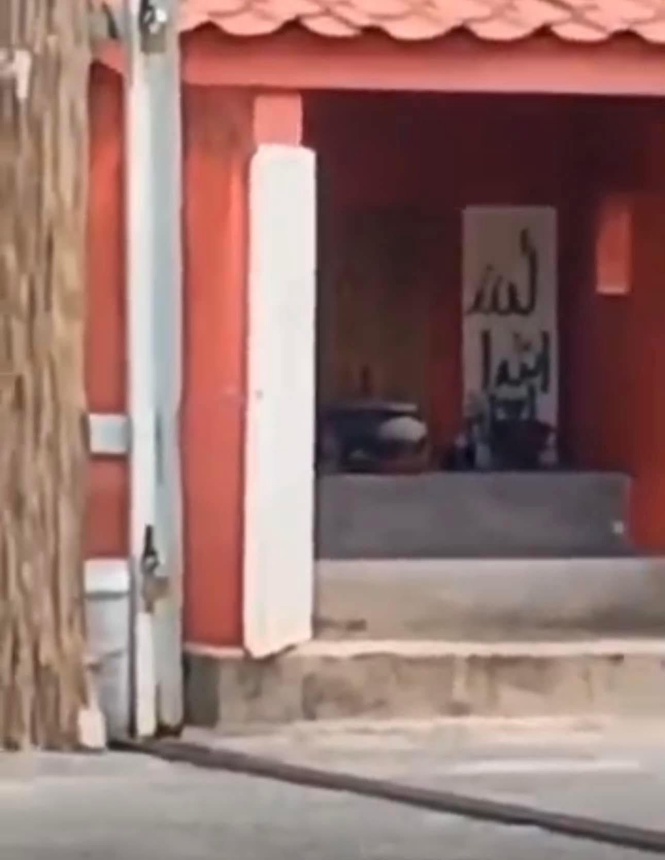 Image from: Pemilik Premis Ditahan Kes Tular Kalimah Allah Pada Tokong Kecil