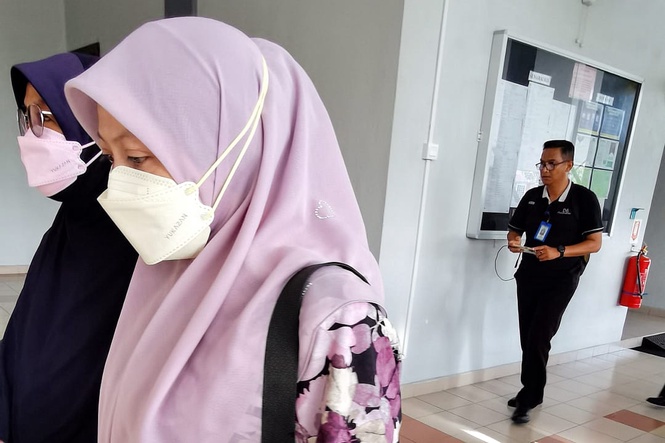 Image from: Guru 42 Tahun Didakwa Beri Gambar Lucah, Berdepan 5 Tuduhan Amang Seksual
