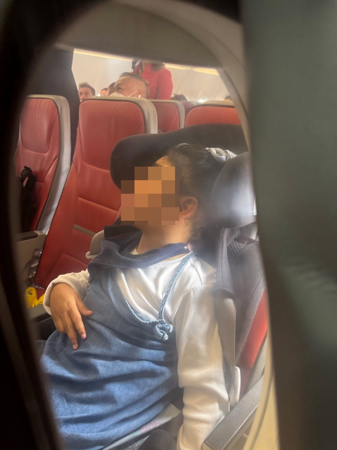 Image from: AirAsia Mohon Maaf Selepas Tular Isu Keluarga Diarah Turun Dari Pesawat