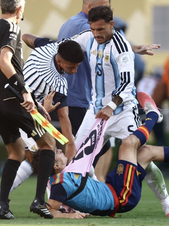 Image from: Final Piala Dunia 2026: Tolak Gavi, Paredes Mohon Maaf Akui Gagal Kawal Emosi -“Hormat Lawan Anda”