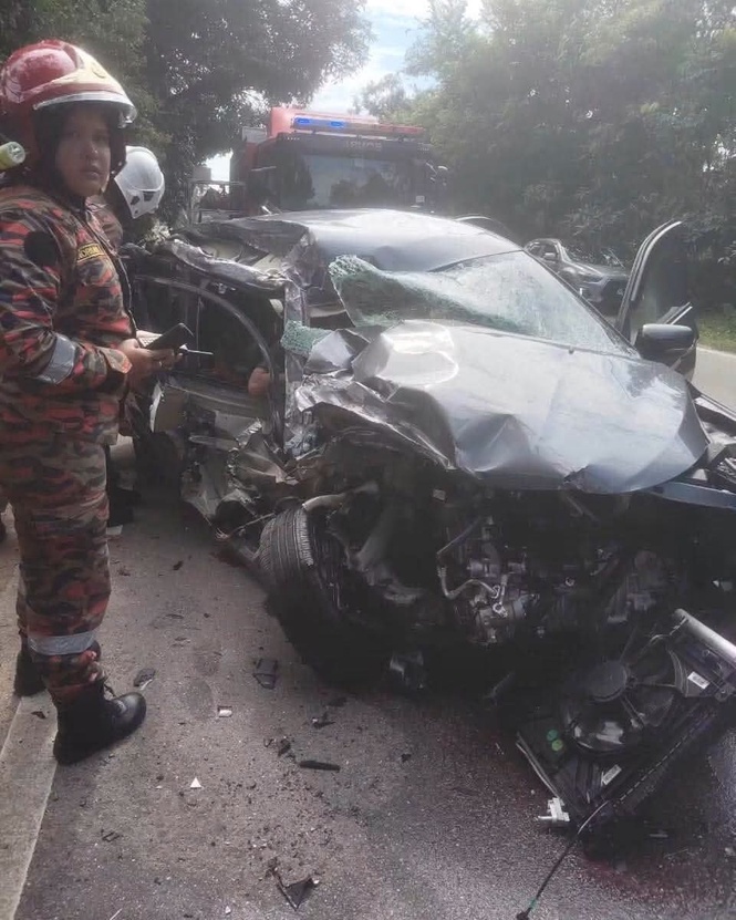 Image from: Guru & Pelajar Parah Terlibat Nahas, Bomba Bantu Patahkan Cubaan Curi Barang Mangsa