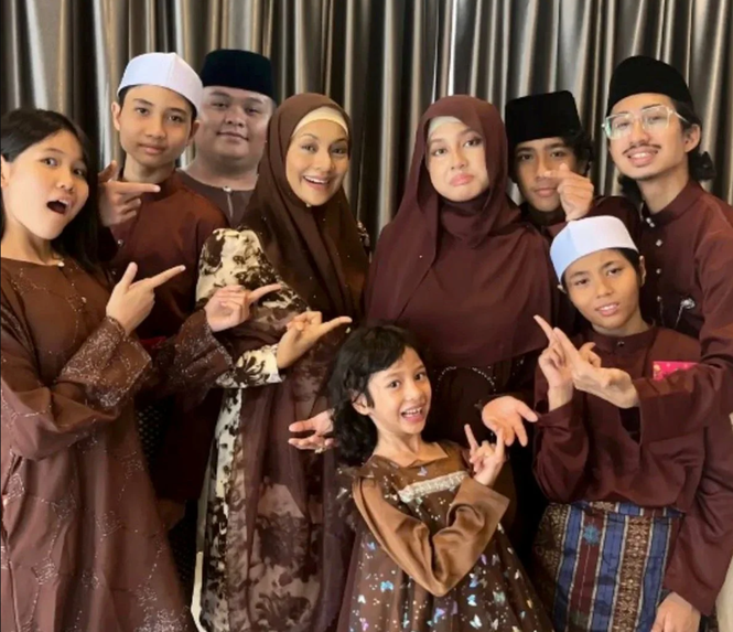 Norish Karman dan anak-anak